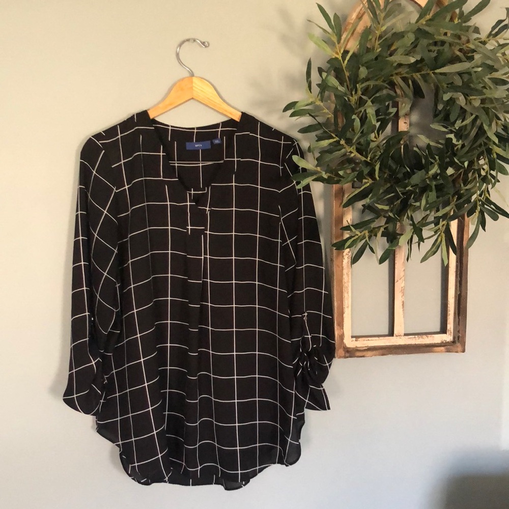 Apt.9 size XXl v-neck blouse